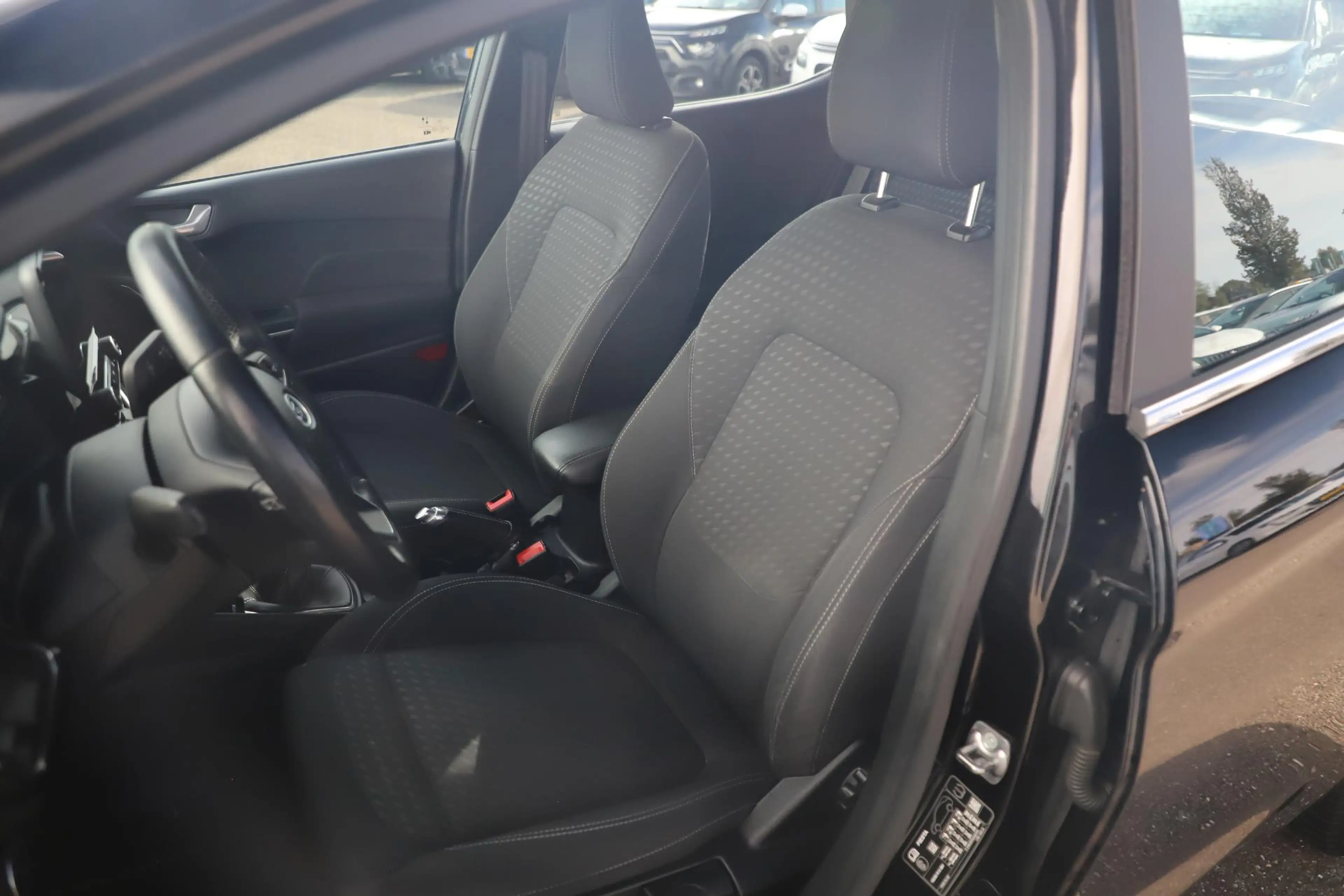 Ford Fiesta 1.0 EcoBoost Titanium 95PK Winter Pakket Stuur & S — photo 6