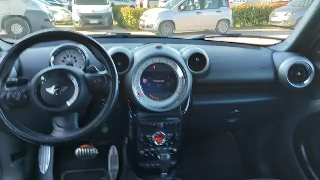 Mini Countryman view 11