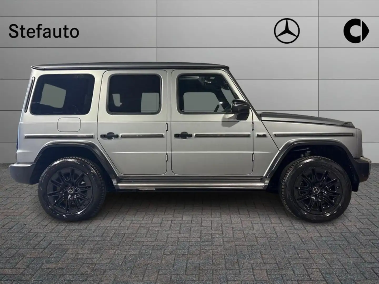 Mercedes-Benz G 580 S.W. EQ Šedá - 2