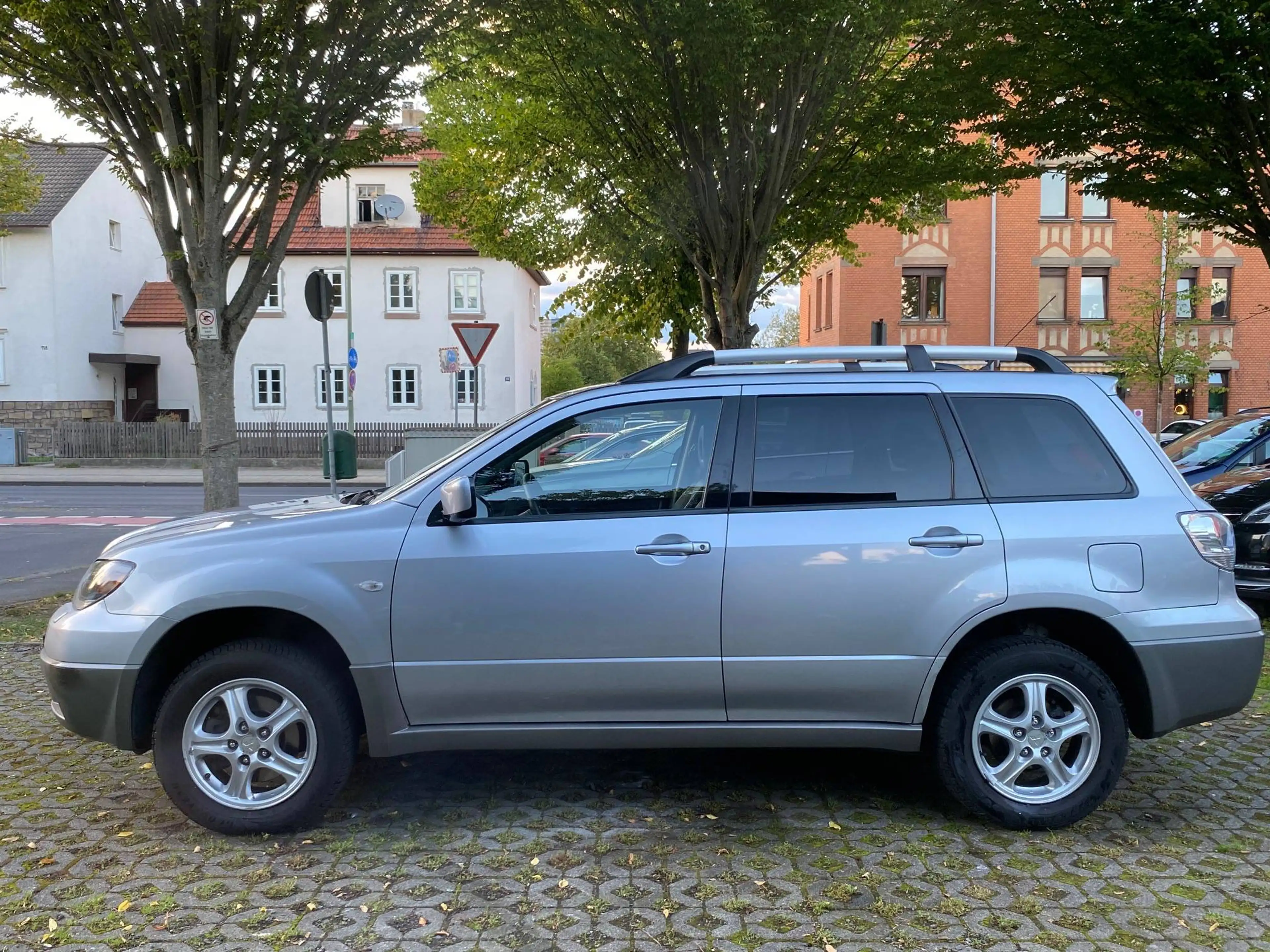 Mitsubishi Outlander Outlander 2.0 Sport Allrad, Leder, Doppelglasdach — photo 7