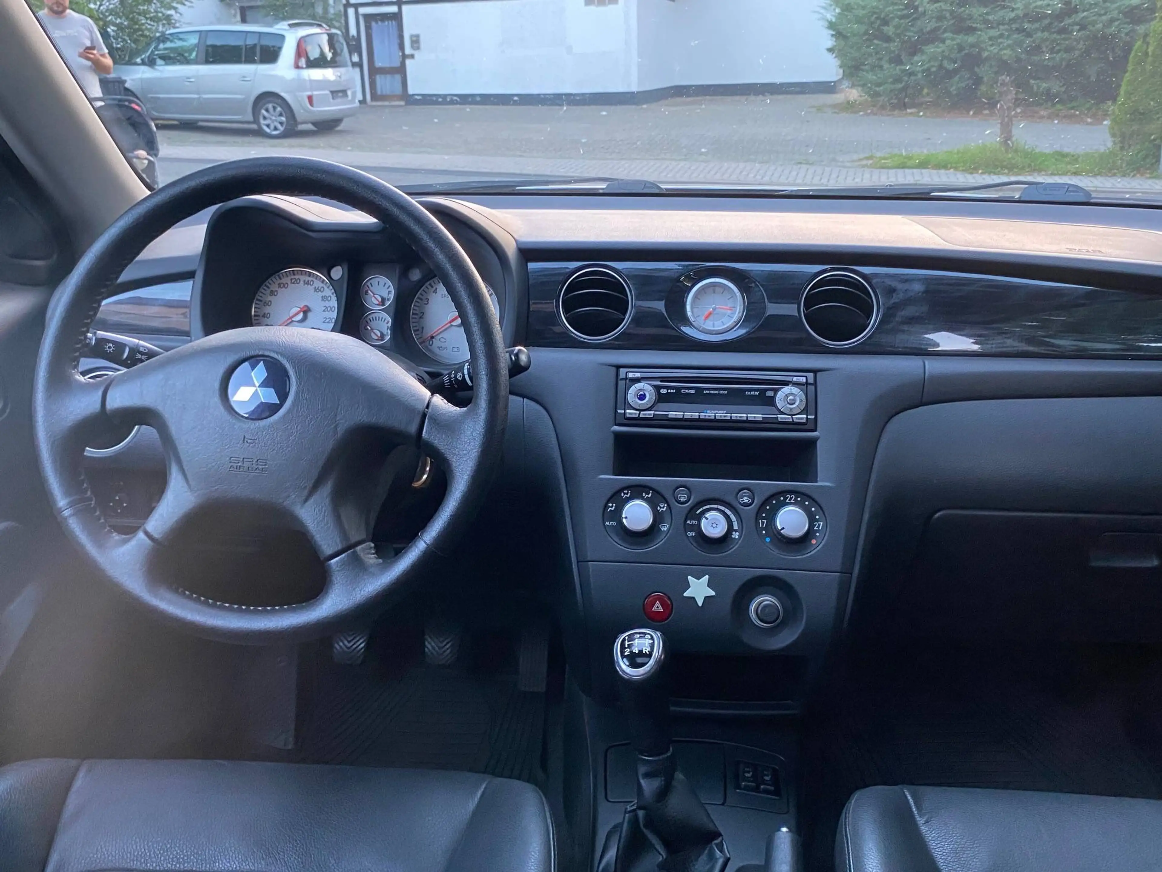 Mitsubishi Outlander Outlander 2.0 Sport Allrad, Leder, Doppelglasdach — photo 11
