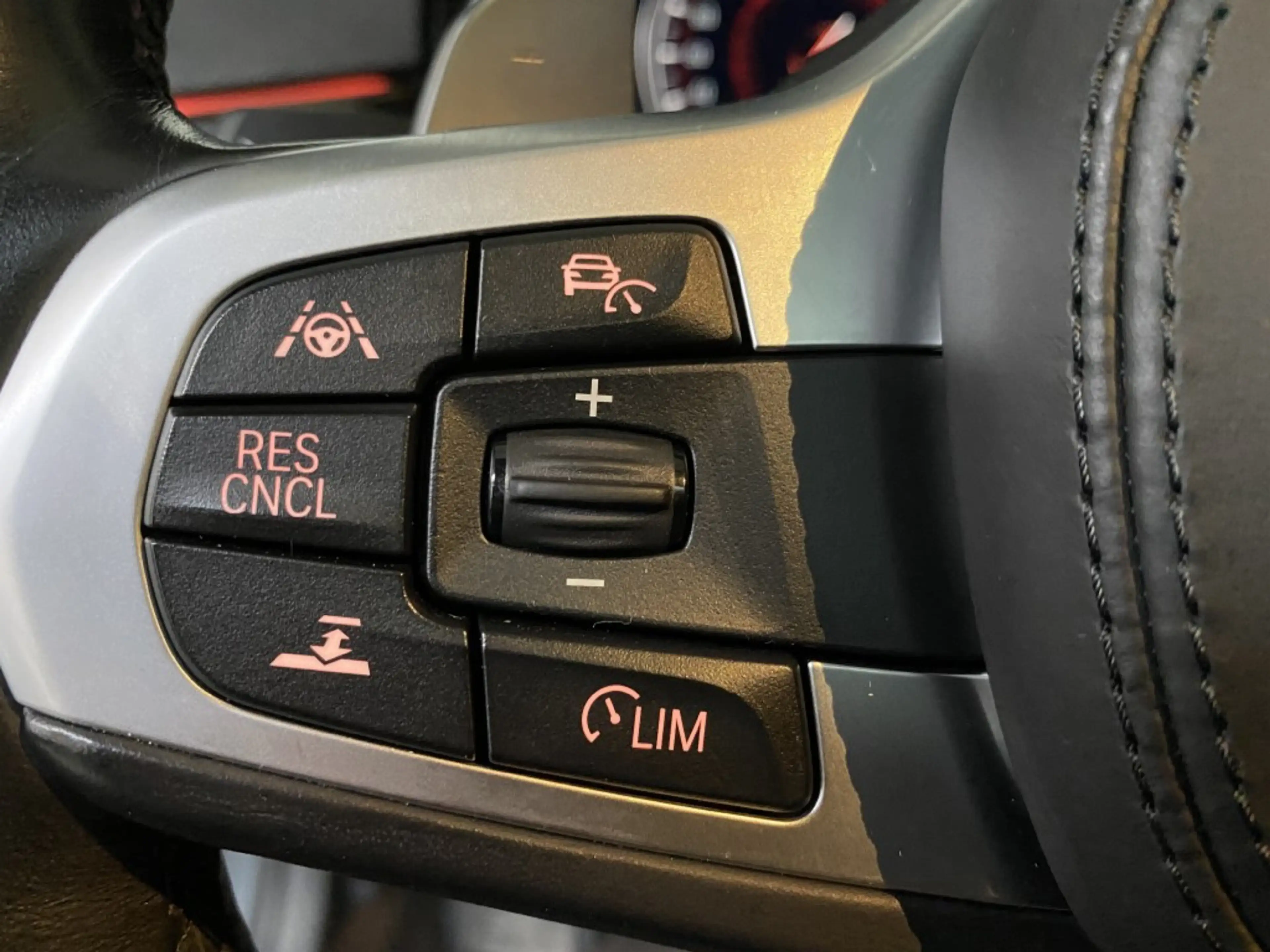 BMW 540 xDrive M Sport Navi Pano LED AHK STHZ — photo 13