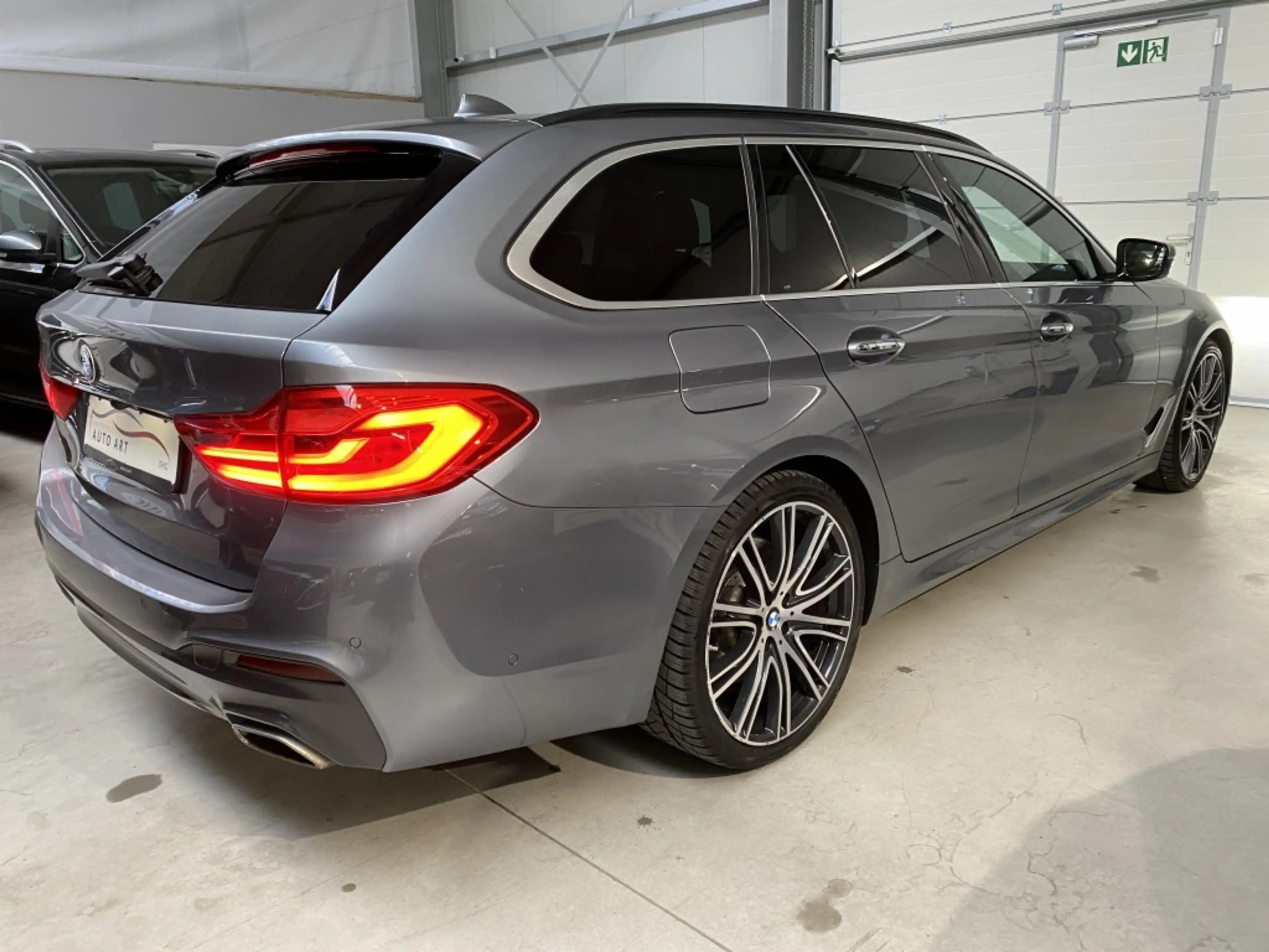 BMW 540 xDrive M Sport Navi Pano LED AHK STHZ — photo 5