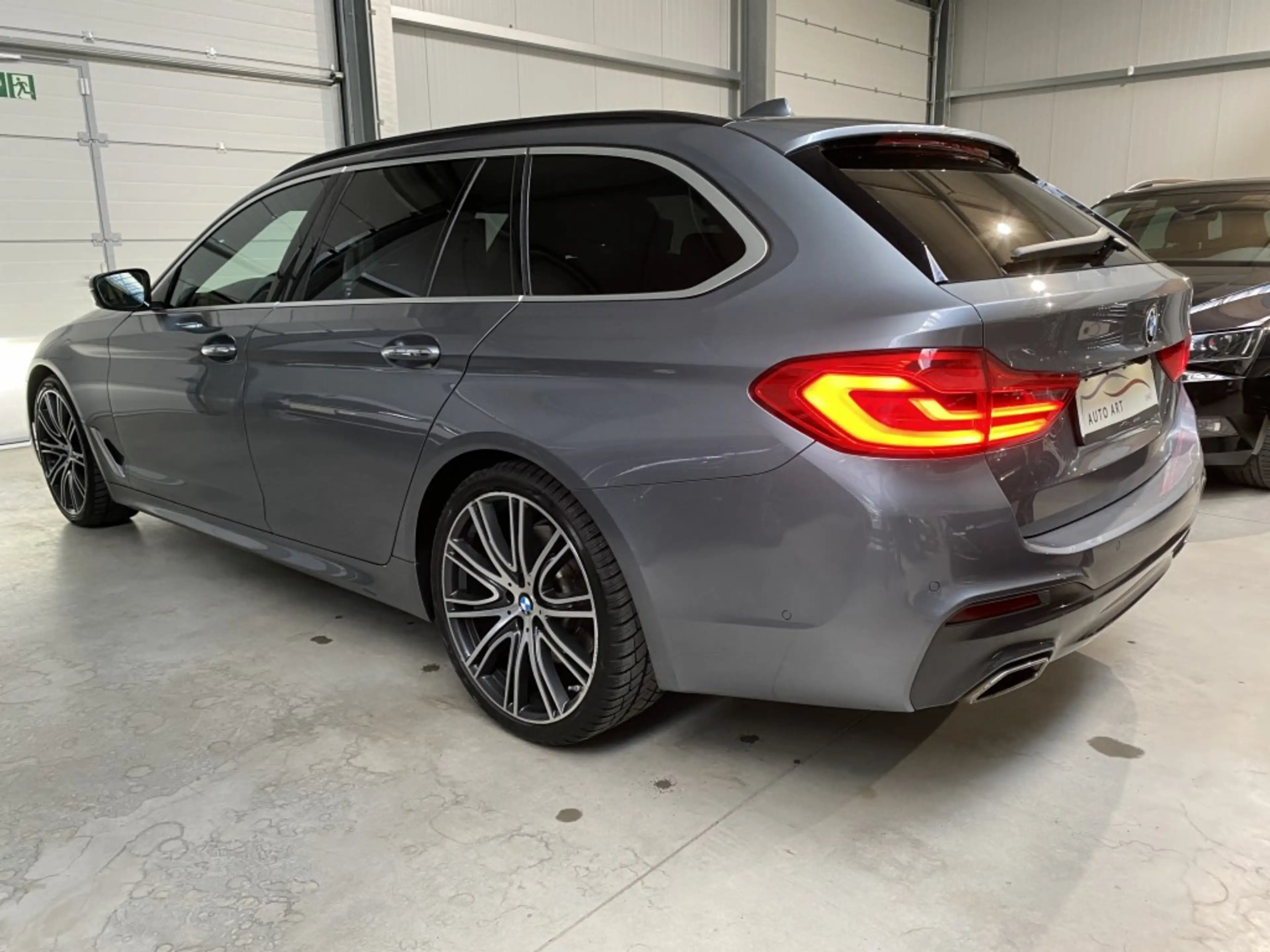 BMW 540 xDrive M Sport Navi Pano LED AHK STHZ — photo 4
