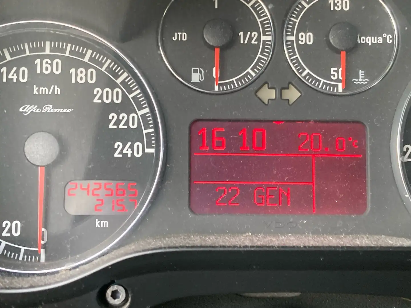 Alfa Romeo 147 3p 1.9 jtd Distinctive 120cv - 1