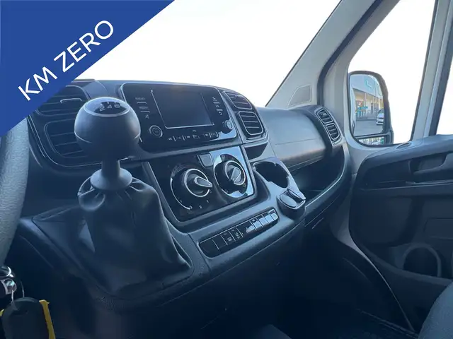 Peugeot Boxer view 12
