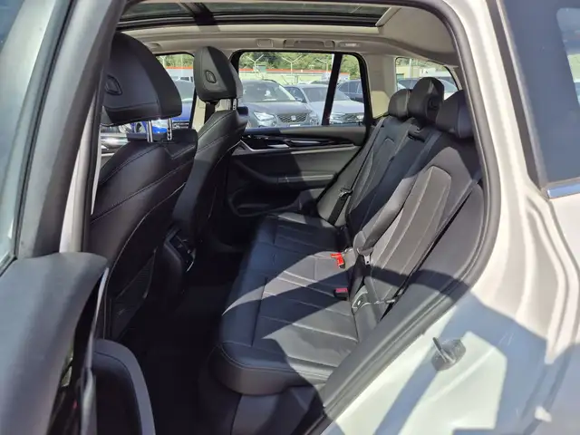 BMW X3 view 7