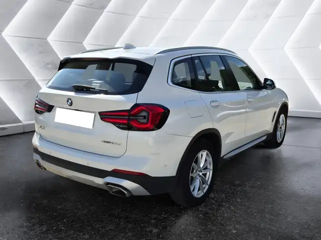 BMW X3 view 4