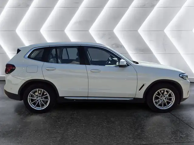 BMW X3 view 5