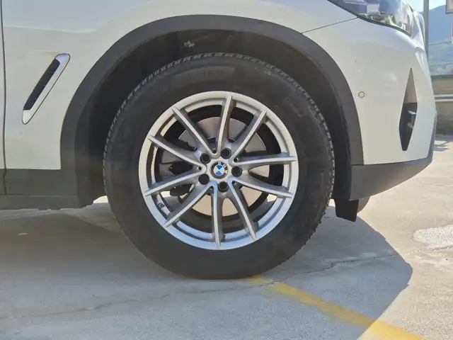 BMW X3 view 13