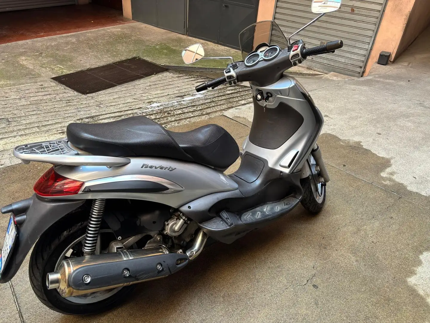 Piaggio Beverly 400 i.e. Stříbrná - 2