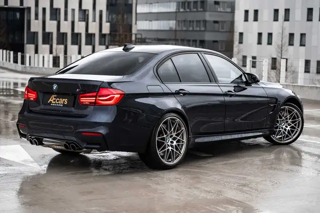 BMW M3 view 3