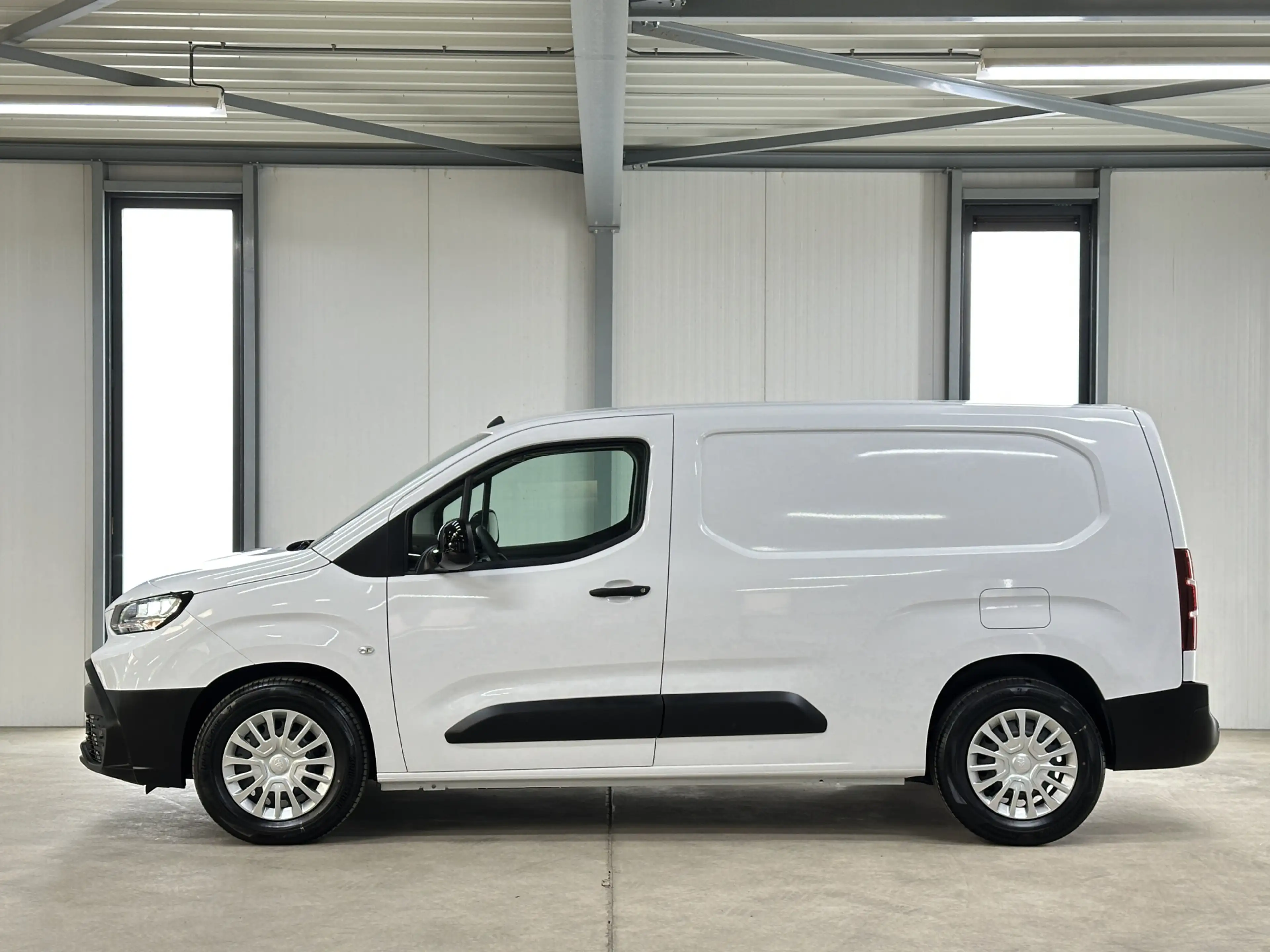 Toyota Proace City Electric Challenger Long (L2) 50 kWh 136pk | 3pers — photo 4