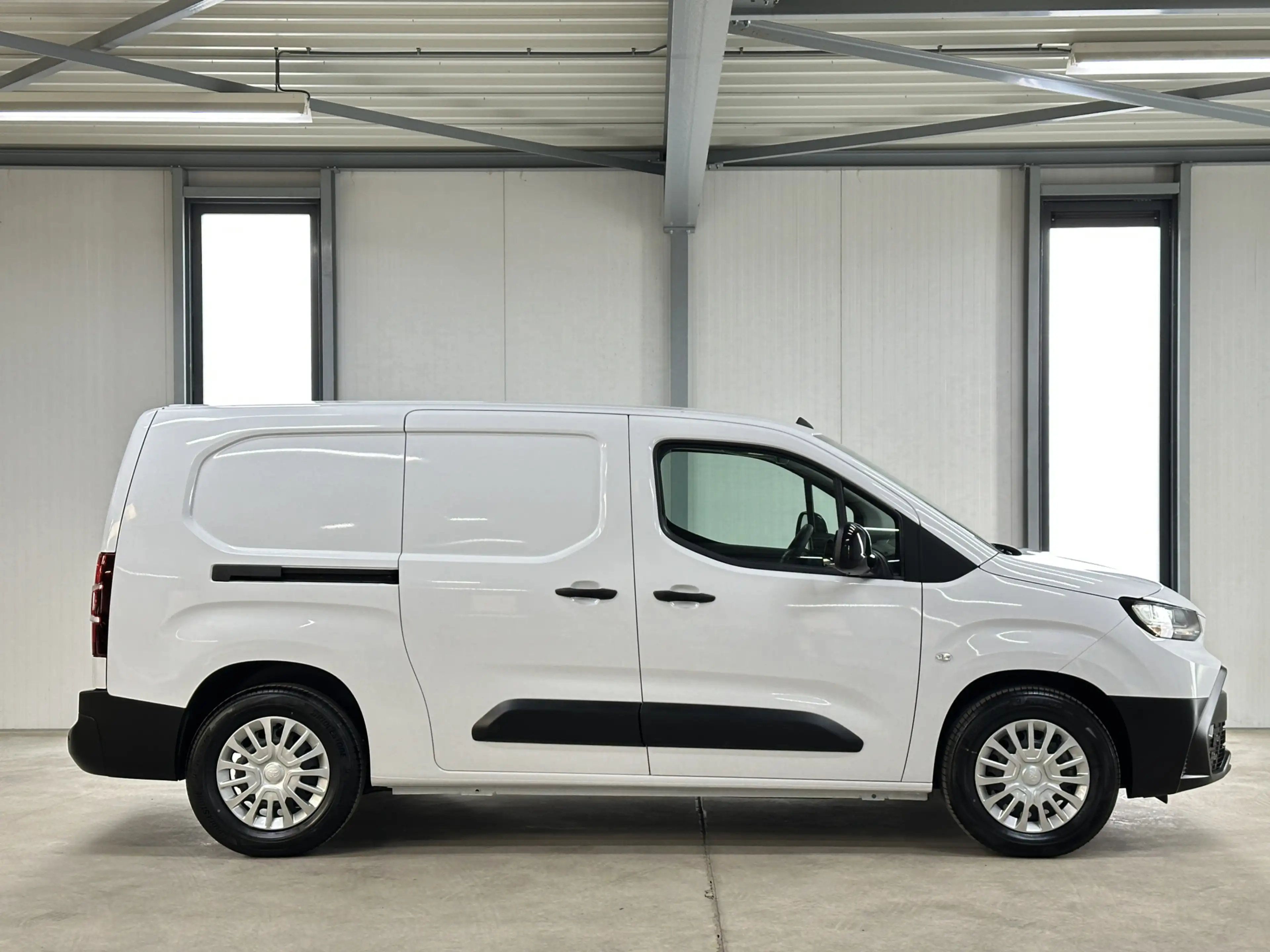 Toyota Proace City Electric Challenger Long (L2) 50 kWh 136pk | 3pers — photo 6