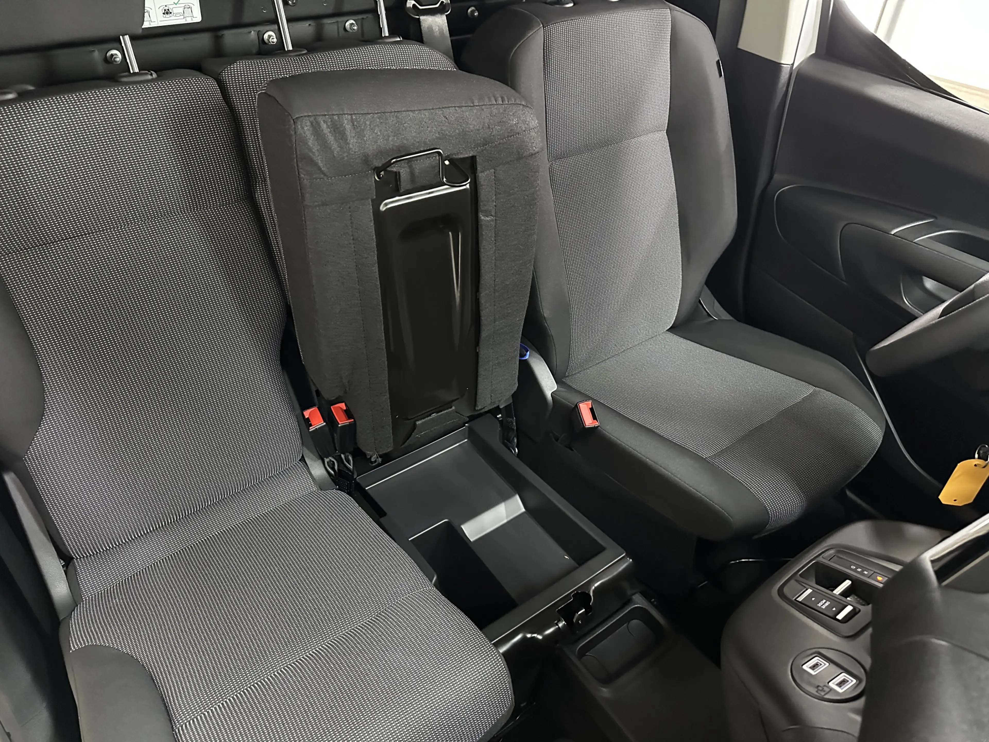 Toyota Proace City Electric Challenger Long (L2) 50 kWh 136pk | 3pers — photo 27