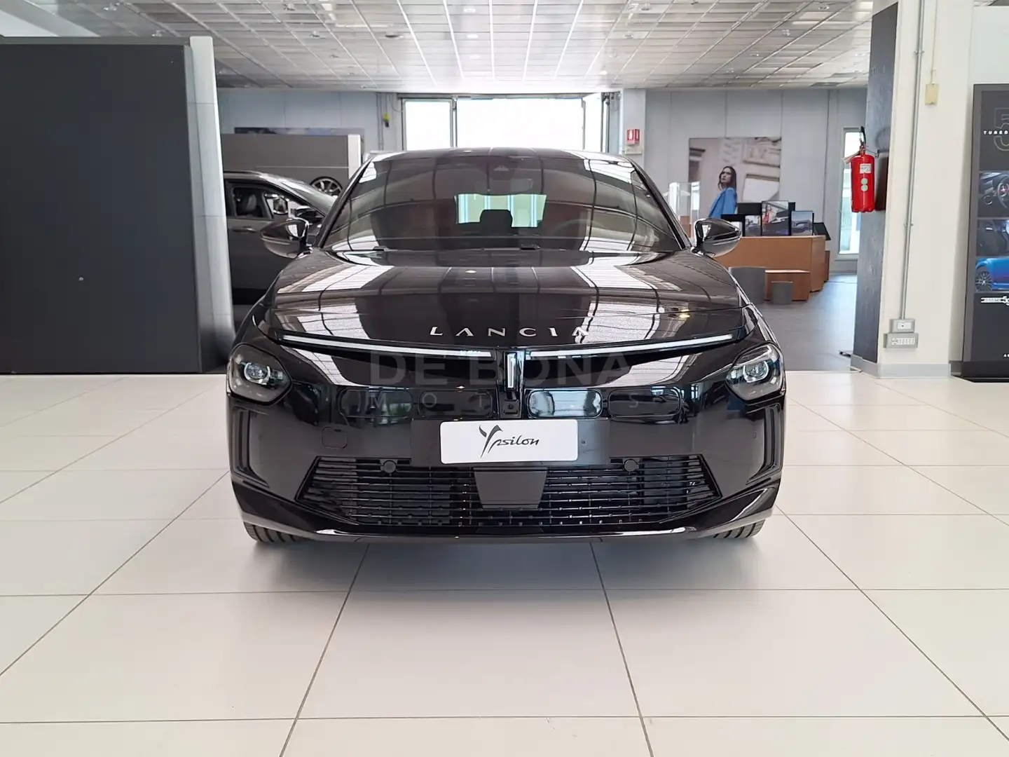 Lancia Ypsilon 51kwh lx Zwart - 2