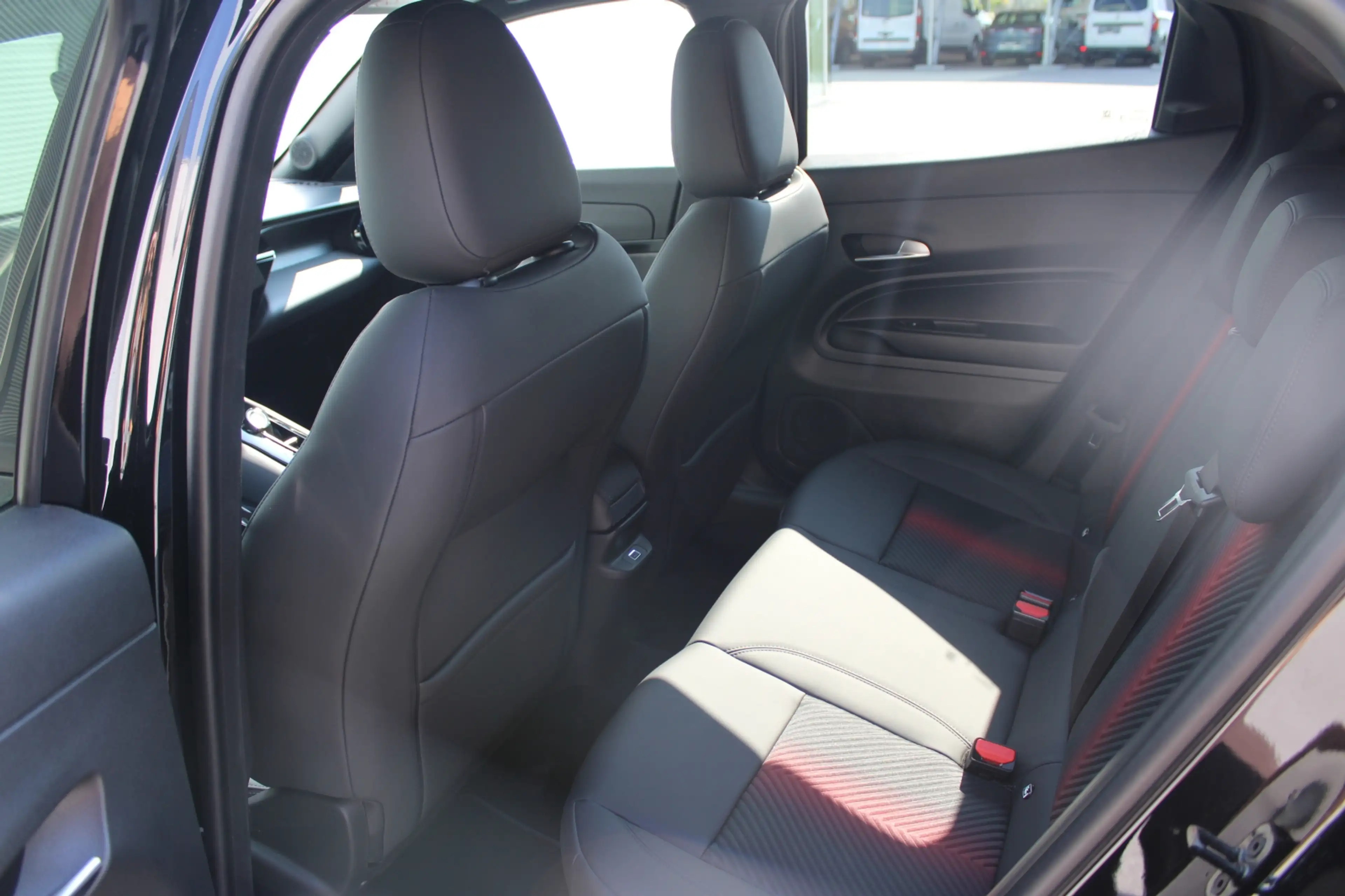 Alfa Romeo Junior Junior Ibrida 145 TI eDCT6 — photo 8