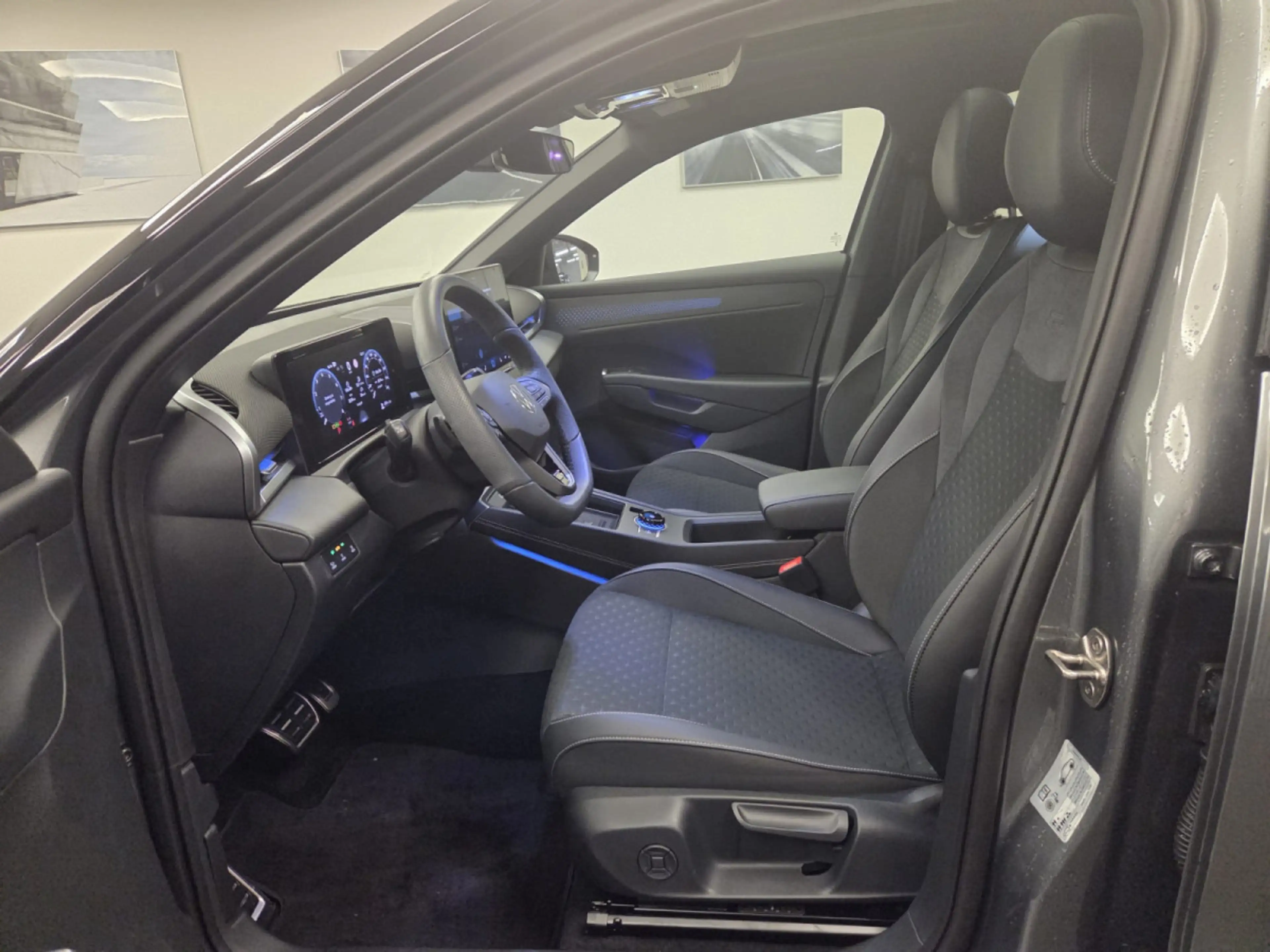 Volkswagen T-Roc TSI R-Line 150 CV / 110 KW DSG — photo 3