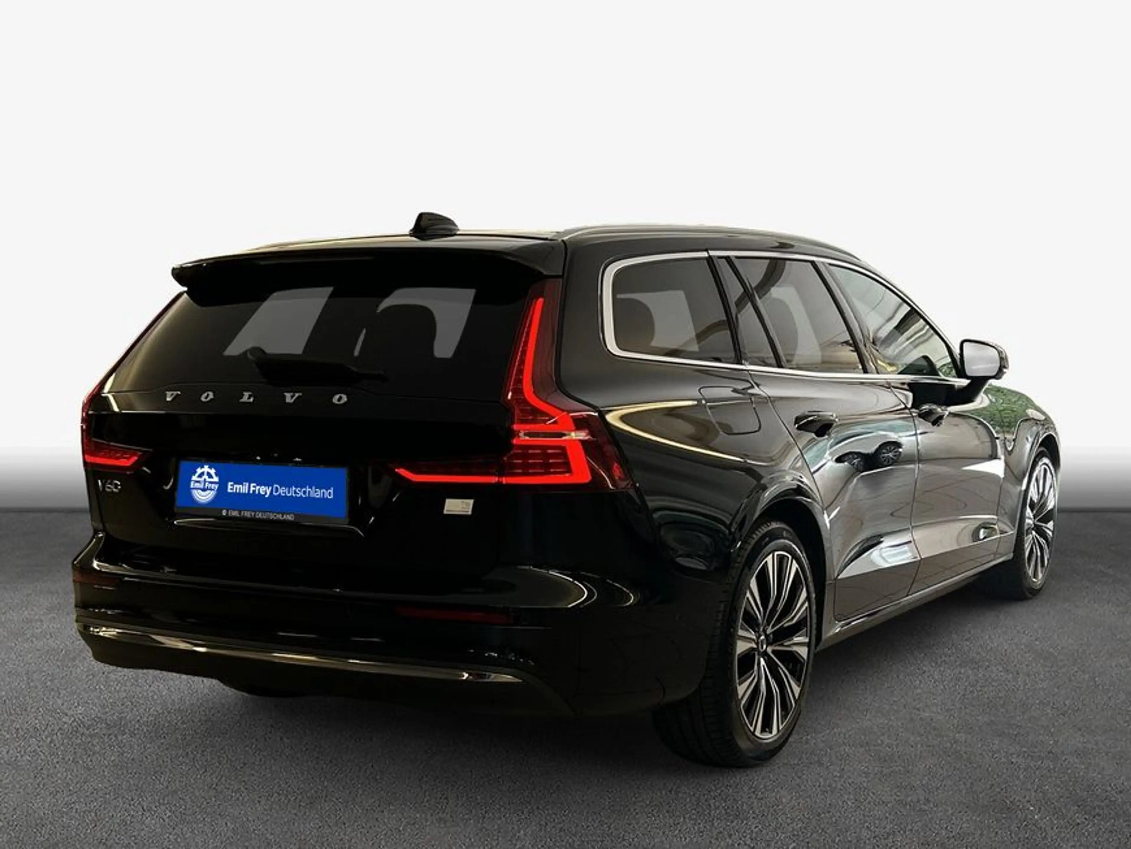 Volvo V60 T6 AWD Recharge Plus Bright — photo 2