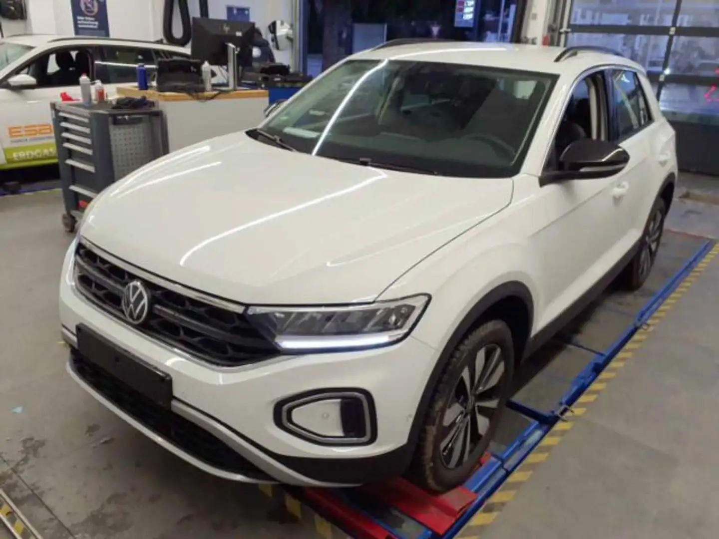 Volkswagen T-Roc 1.5 TSI DSG Goal LED Navi ACC Virtual SHZ Weiß - 2