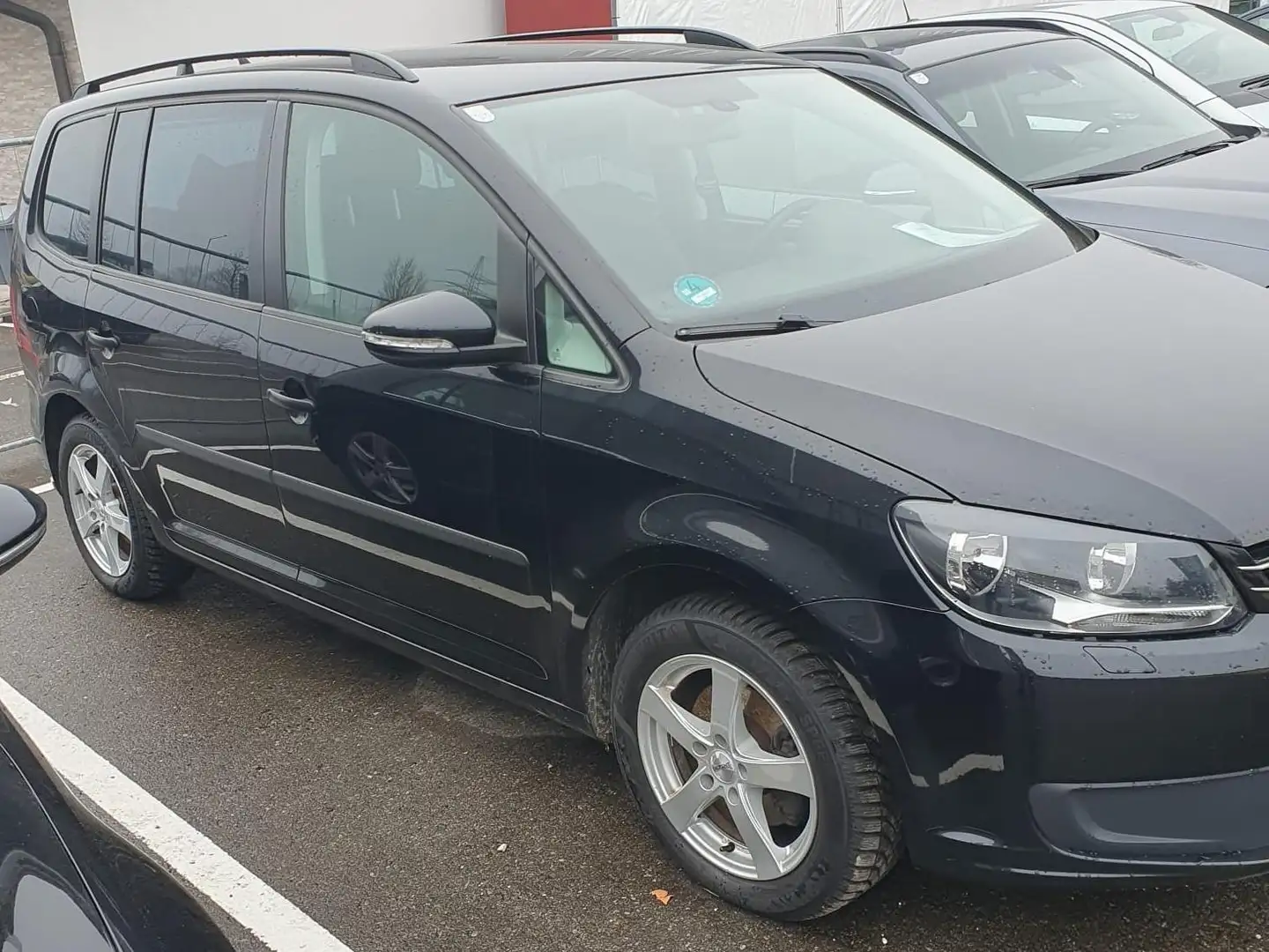Volkswagen Touran Trendline BMT 7 Sitzer Schwarz - 2