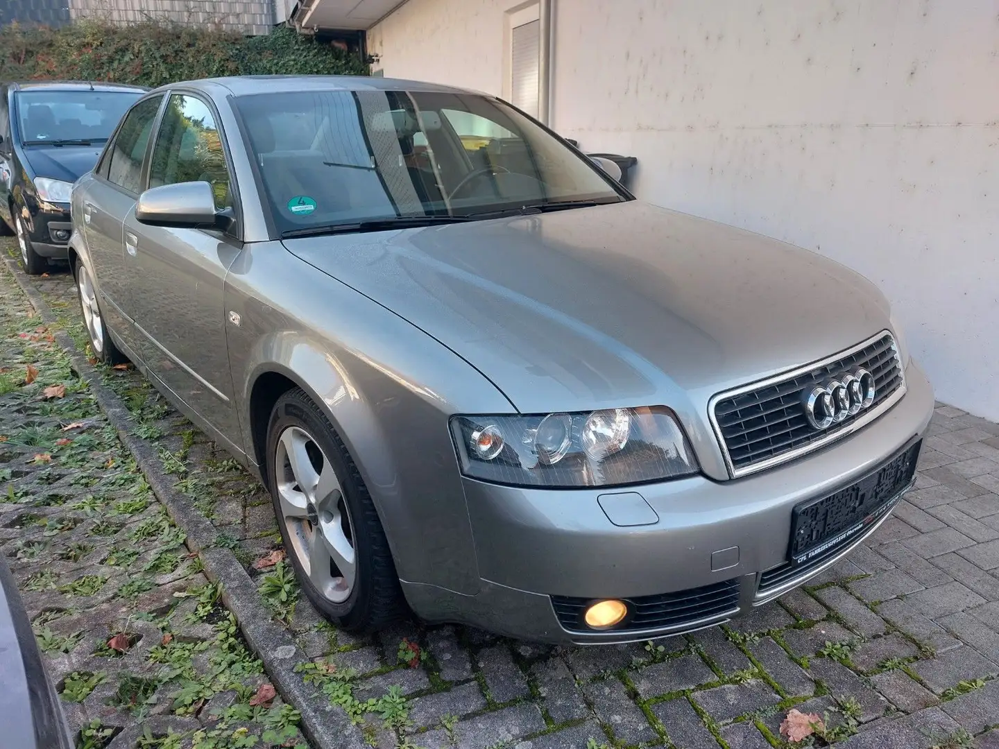Audi A4 2.4 LIM*S4*1'HAND*8×ALU*NAVI*XENON*SHZ Grau - 2