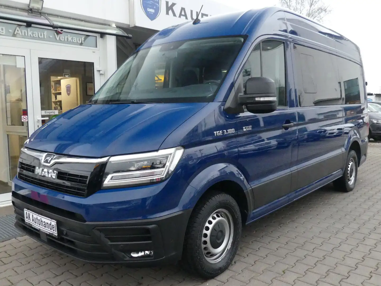 MAN TGE 3.180 4x4 SB Aut. 9-Sitz LED Navi Kamers Blau - 1
