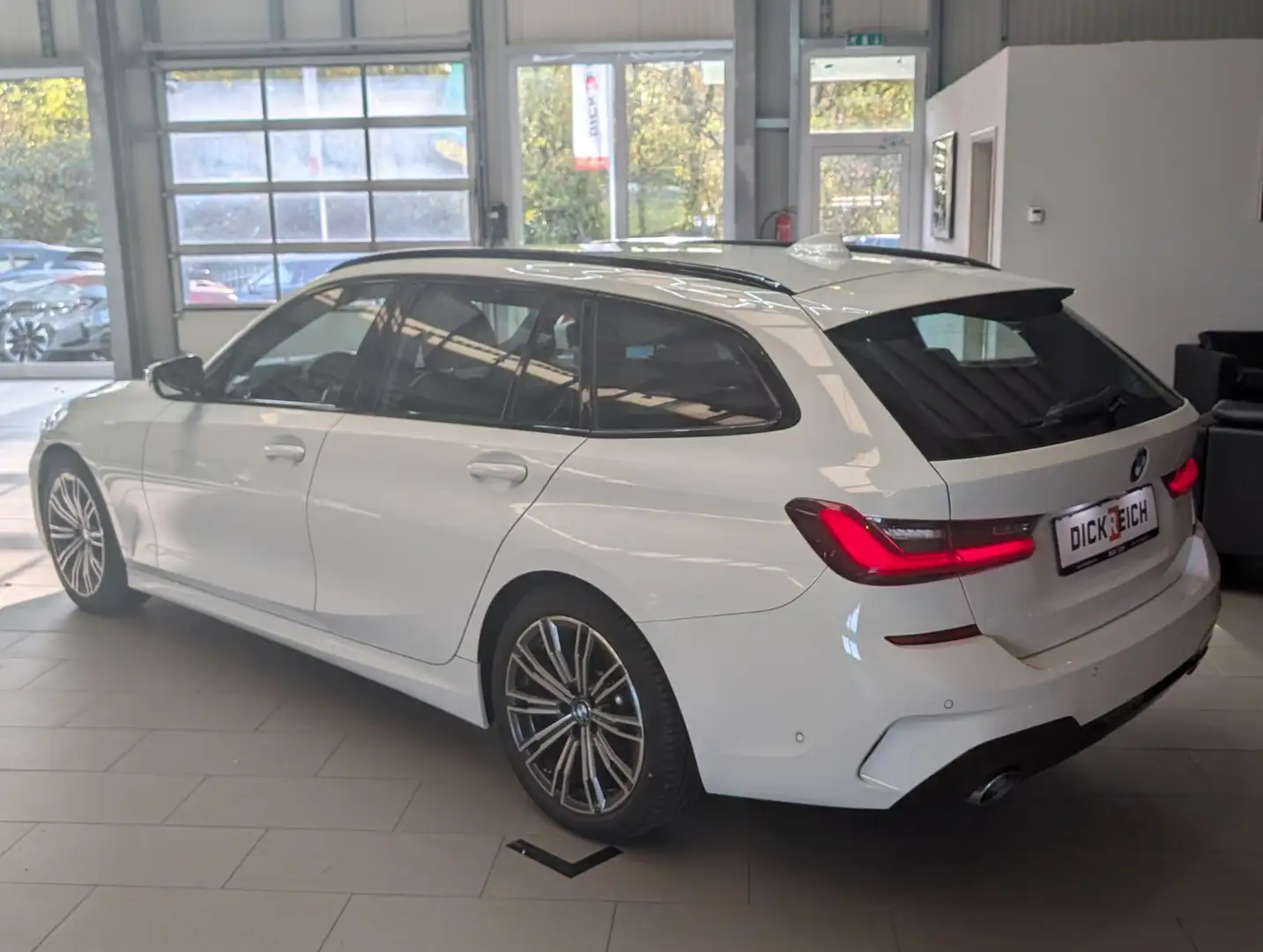 BMW 330 d xDrive M-Sport ACC LED Kamera Alcanta 18" Weiß - 2