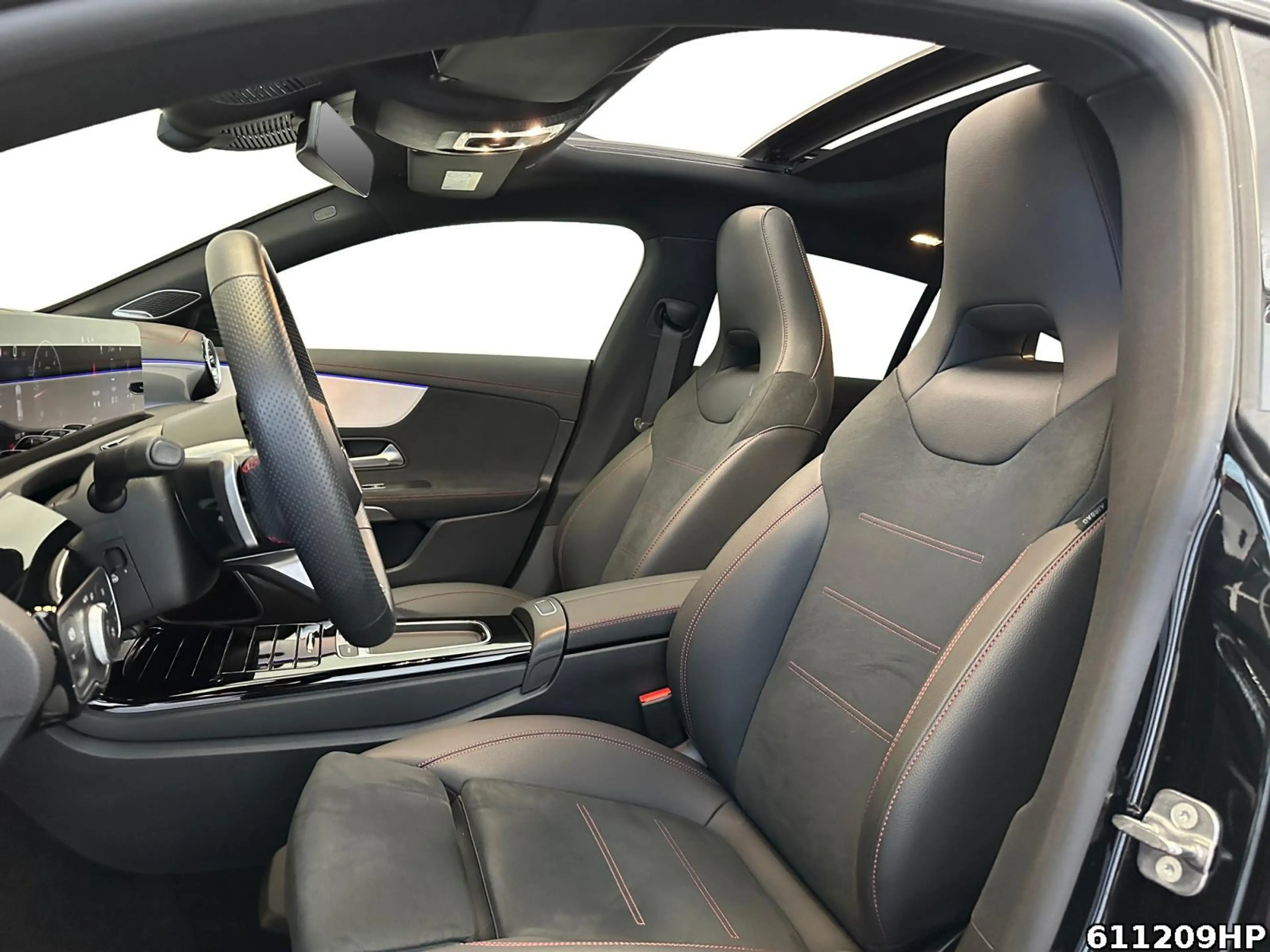 Mercedes-Benz CLA 220 d AMG AHK Pano Burmester Multibeam — photo 11