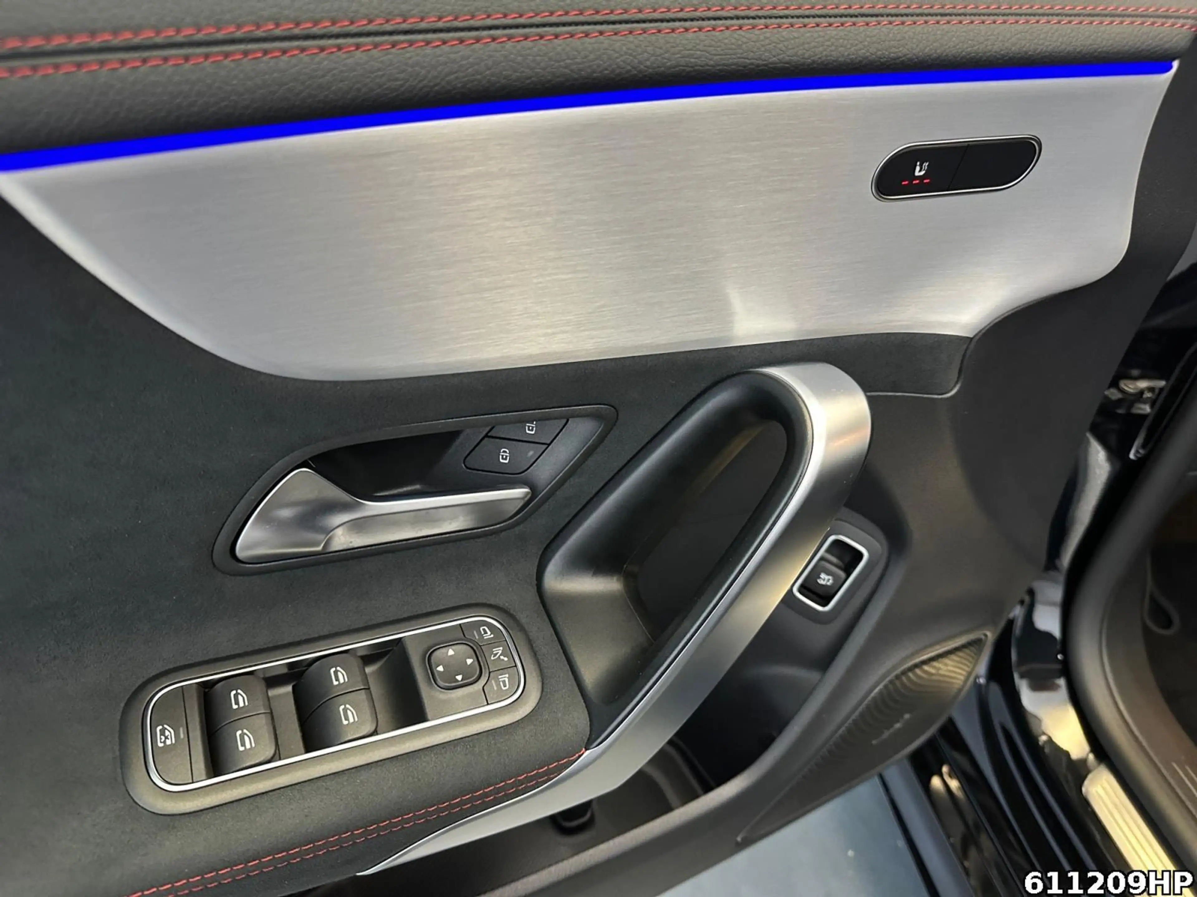 Mercedes-Benz CLA 220 d AMG AHK Pano Burmester Multibeam — photo 14