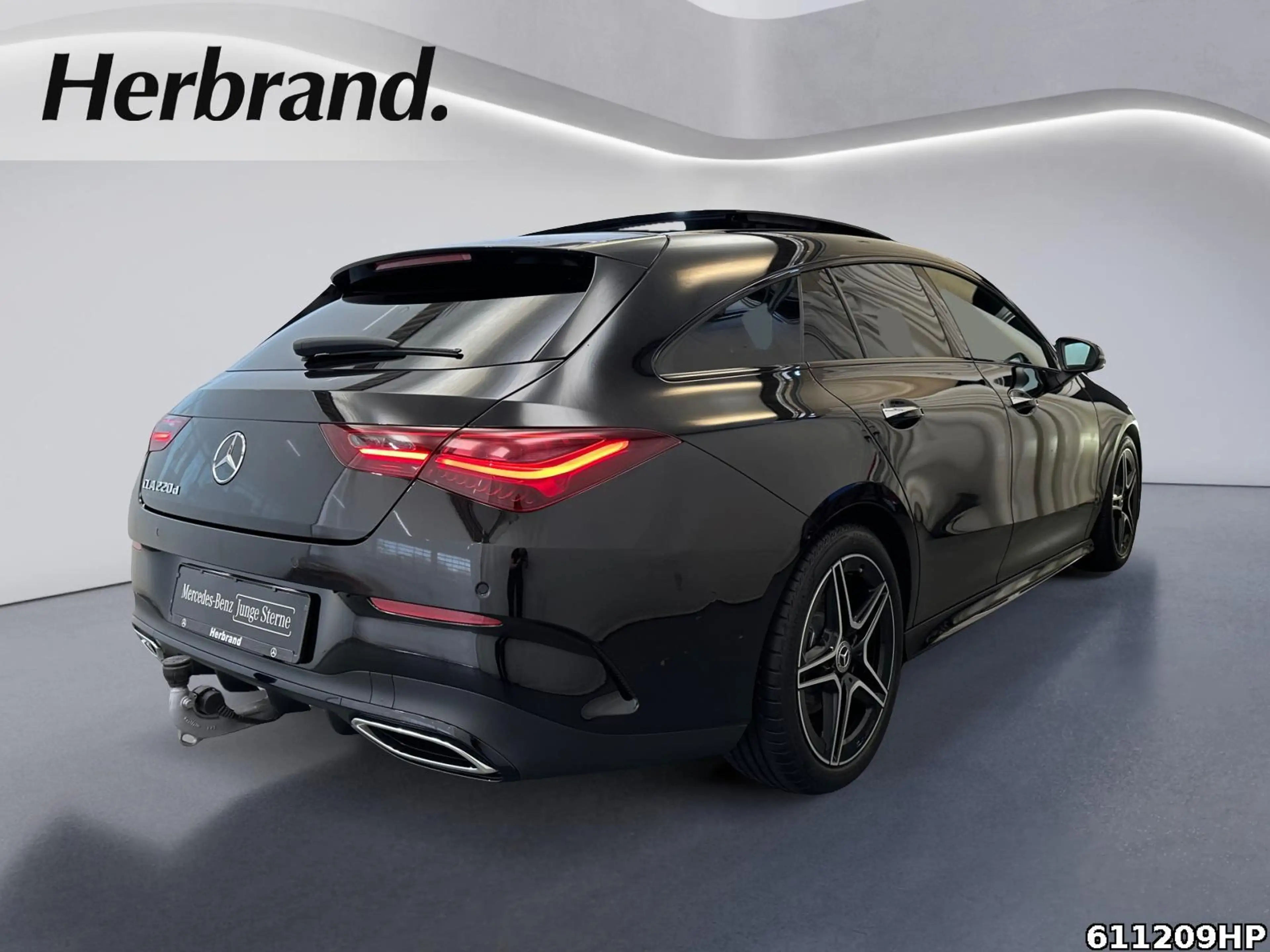 Mercedes-Benz CLA 220 d AMG AHK Pano Burmester Multibeam — photo 3