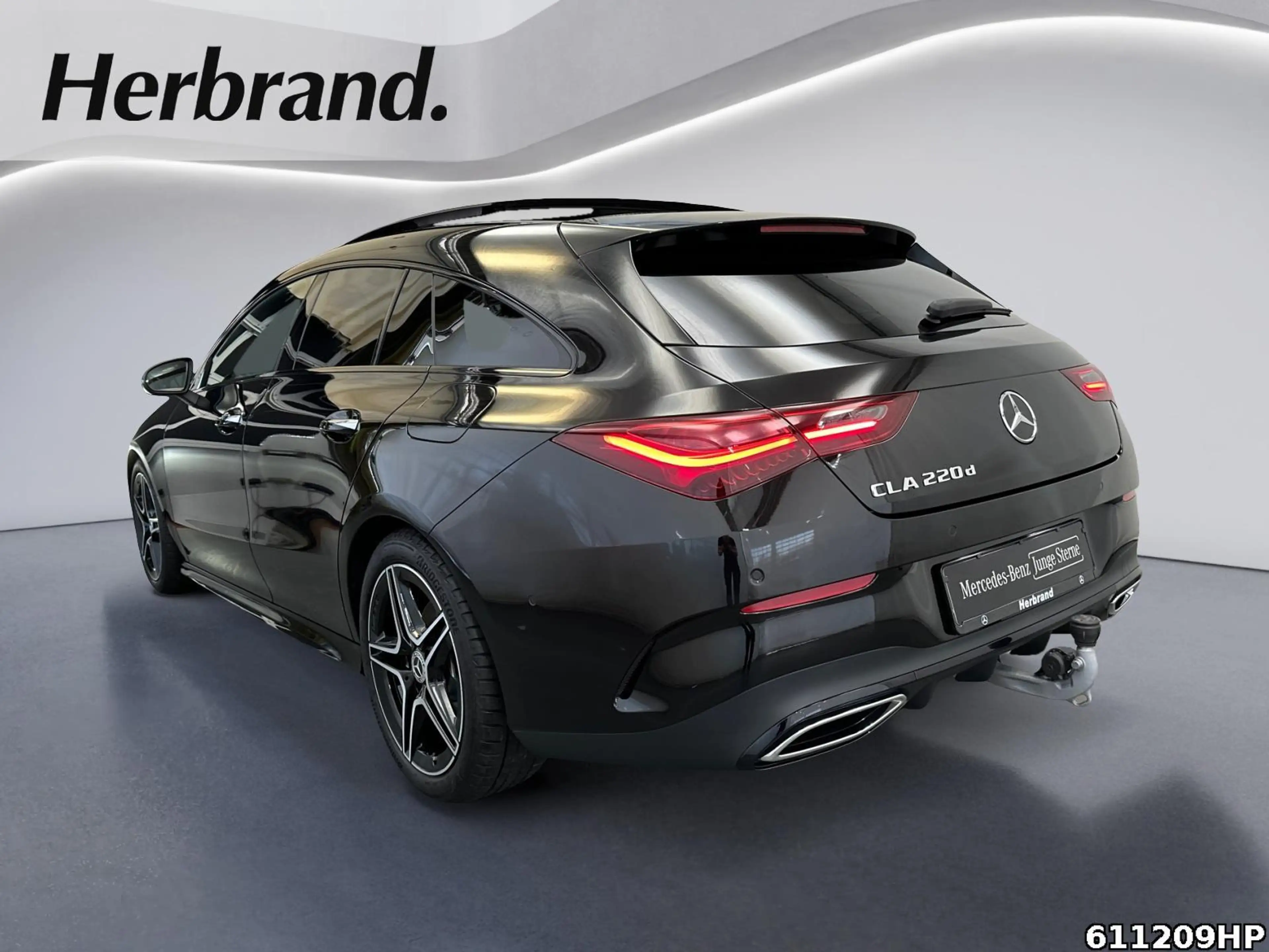 Mercedes-Benz CLA 220 d AMG AHK Pano Burmester Multibeam — photo 4