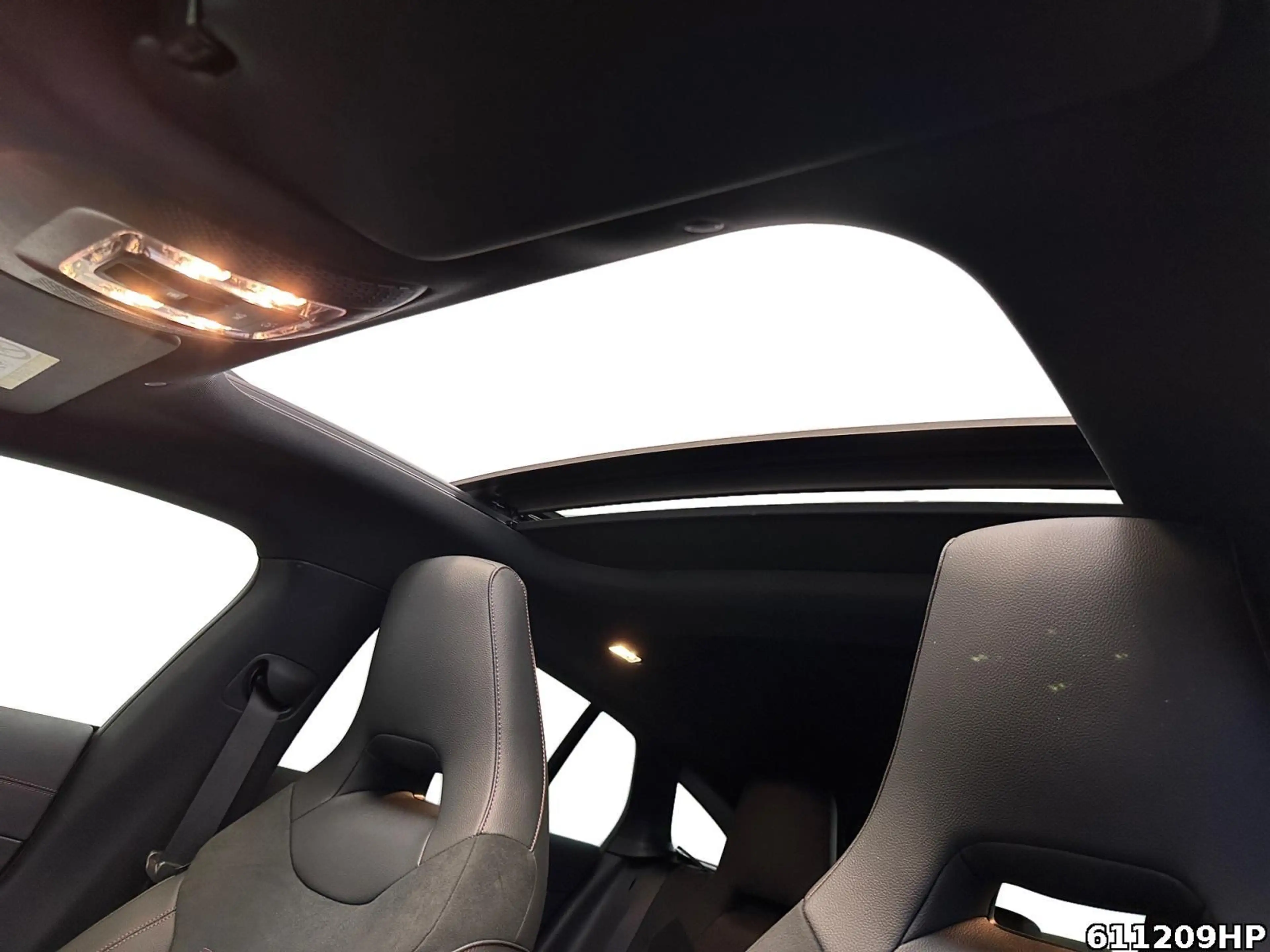 Mercedes-Benz CLA 220 d AMG AHK Pano Burmester Multibeam — photo 13