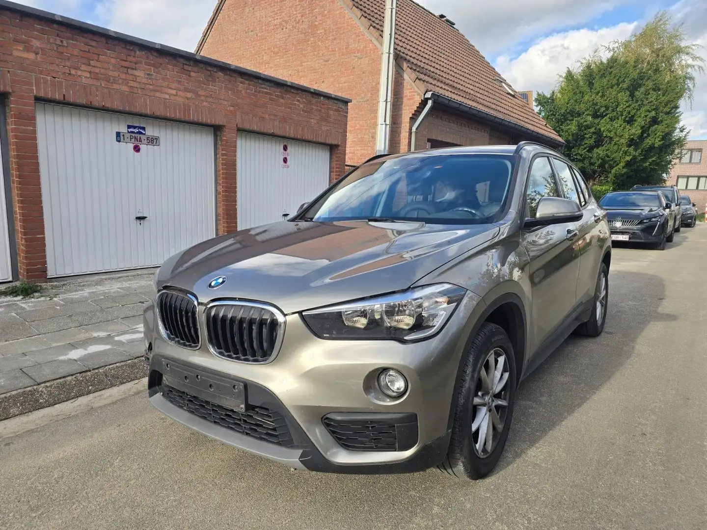 BMW X1 X1 sDrive18i Advantage Beige - 1