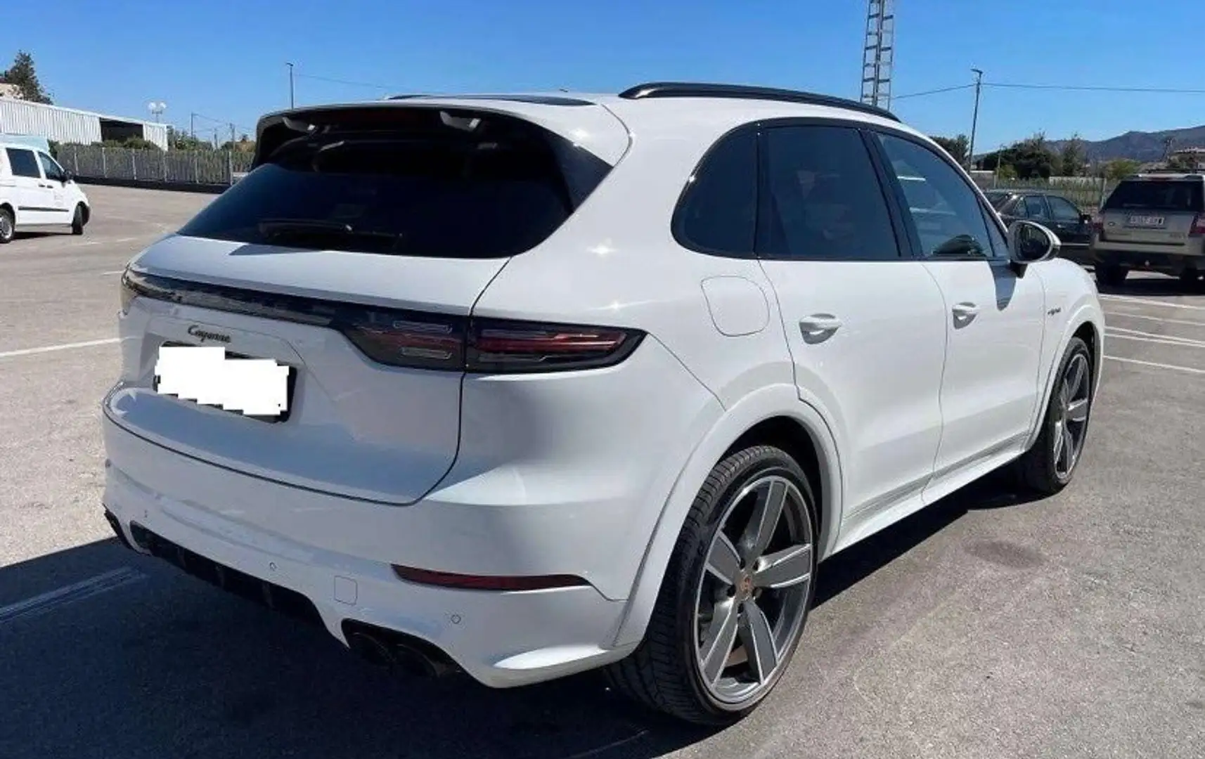 Porsche Cayenne E-Hybrid Platinum Edition Aut. - 2