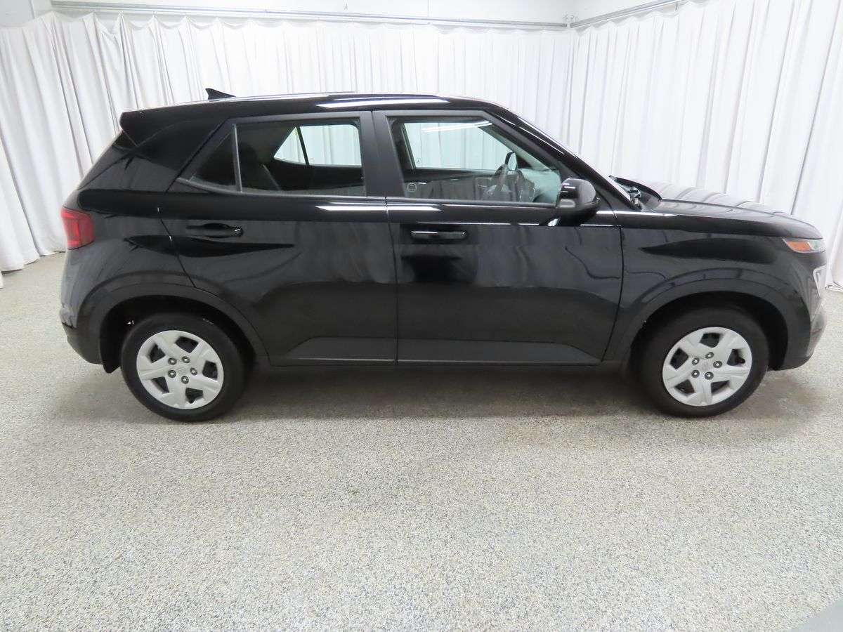 2022 Hyundai Venue Essential ESSENTIAL