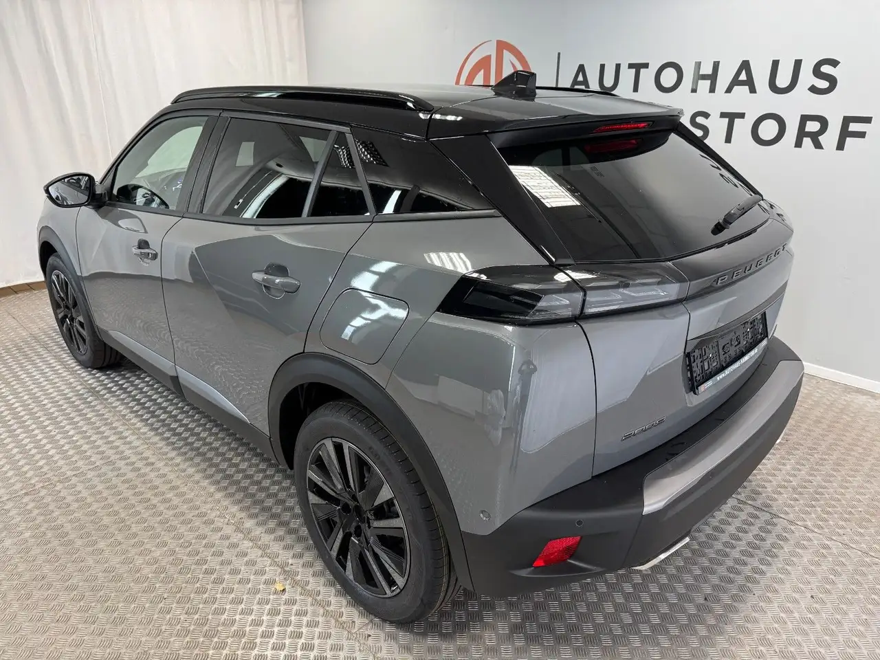 Peugeot 2008 Hybrid 145 GT Exclusive AHK 360Grad Kam., миниатюра 4
