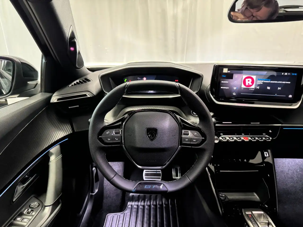 Peugeot 2008 Hybrid 145 GT Exclusive AHK 360Grad Kam., миниатюра 13