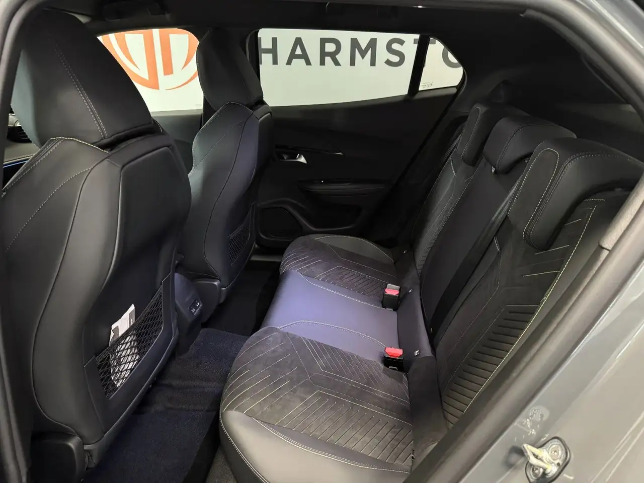 Peugeot 2008 Hybrid 145 GT Exclusive AHK 360Grad Kam., миниатюра 22