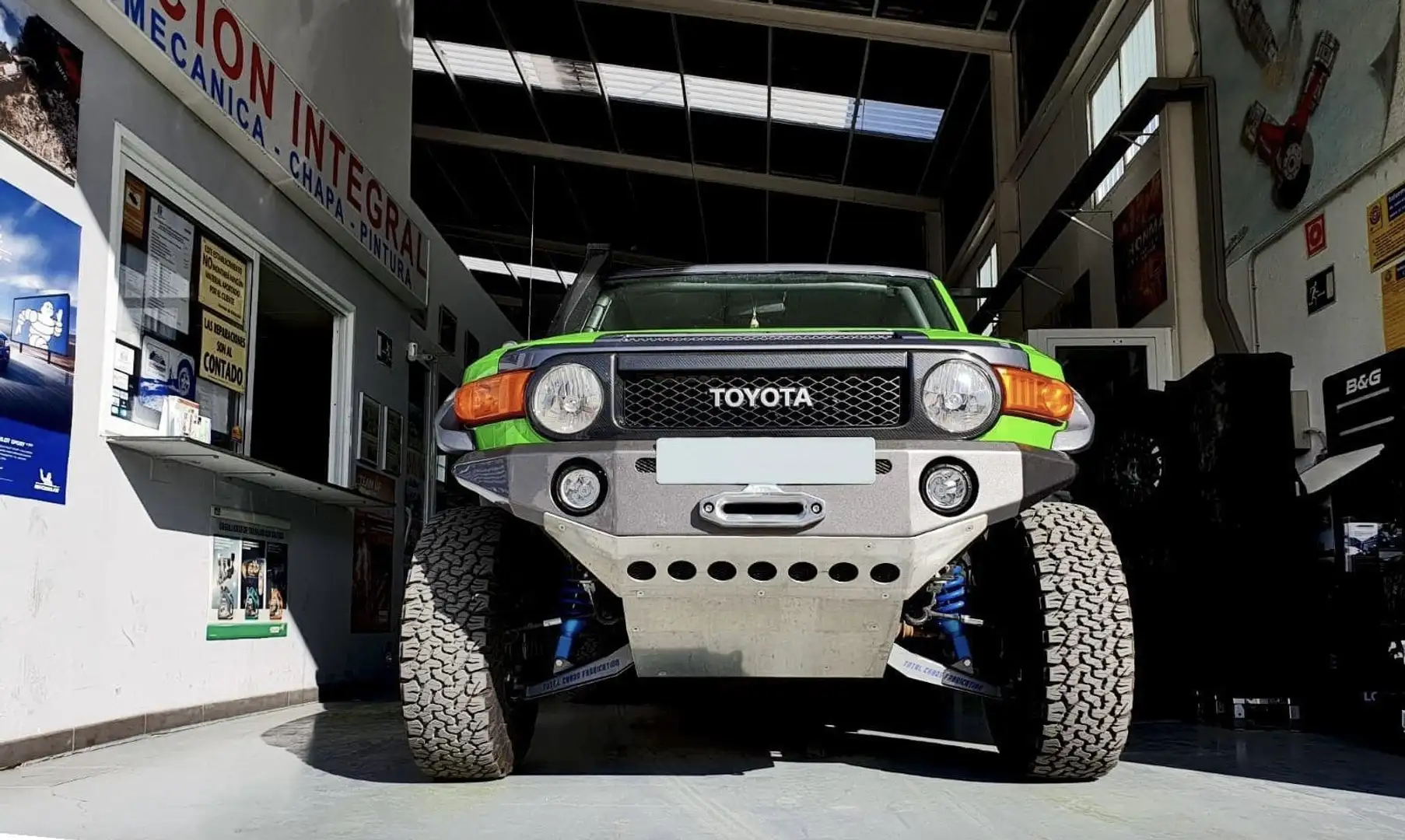 Toyota FJ Cruiser - 1