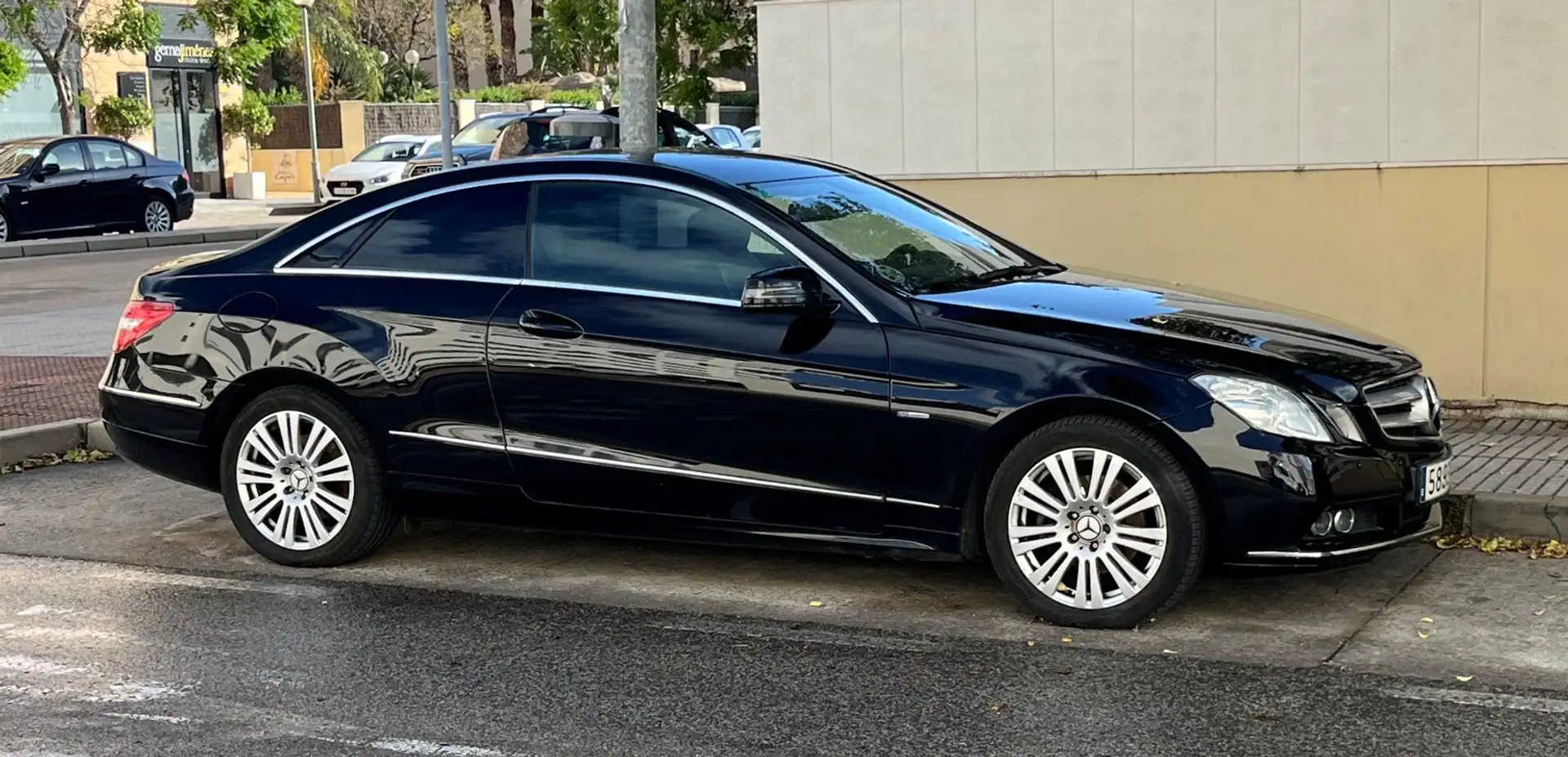 Mercedes-Benz E 220 E Coupé 220CDI BE Negro - 1