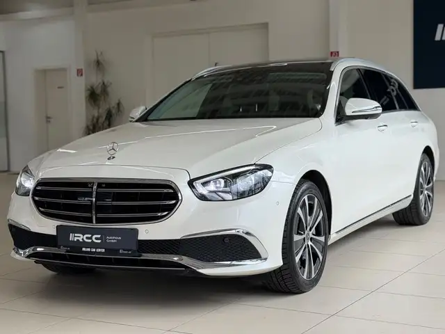 Mercedes-Benz E 300 T de Exclusive Pano 360° HUD Distr AHK Mult