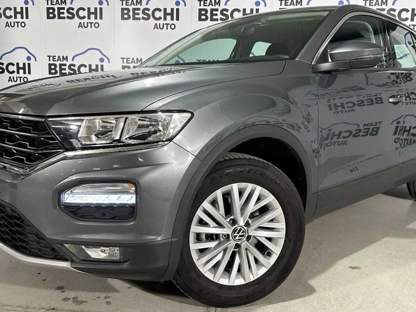 Volkswagen T-Roc 1.0 TSI 110CV Business Grigio - 2