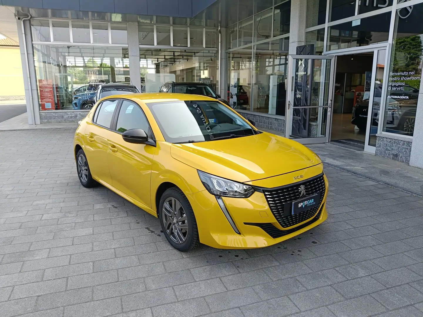 Peugeot 208 1.2 PureTech 75cv ACTIVE PACK Usato Garantito Giallo - 1