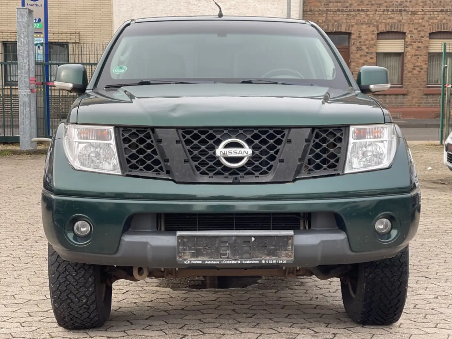 Nissan Navara Pickup Double Cab SE 4X4 Klimaautom. Vert - 2