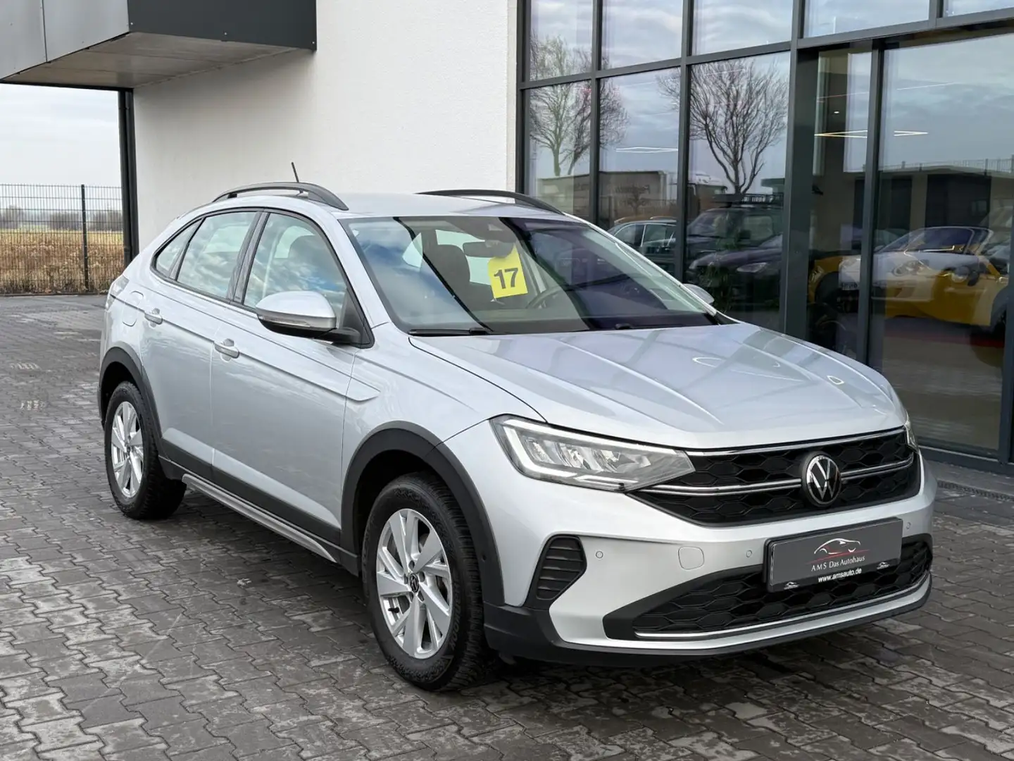 Volkswagen Taigo 1.0 TSI Automat. Bi Xenon Silber - 2