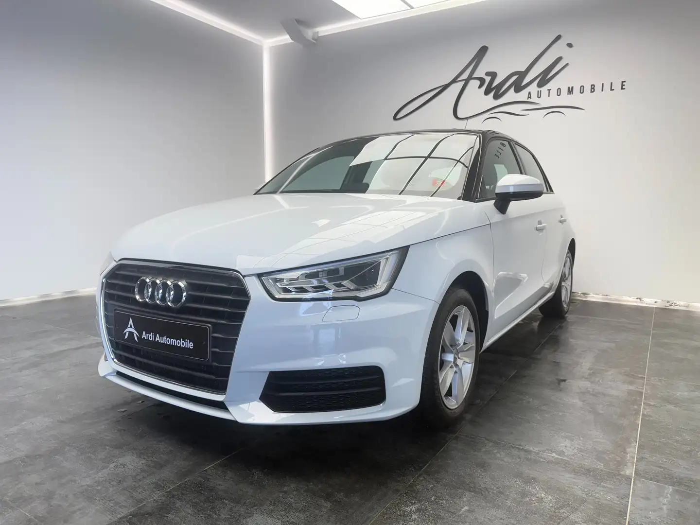 Audi A1 Sportback 1.4 TDi*GPS*SIEGE CHAUFF*1 PROP*GARANTIE Wit - 1