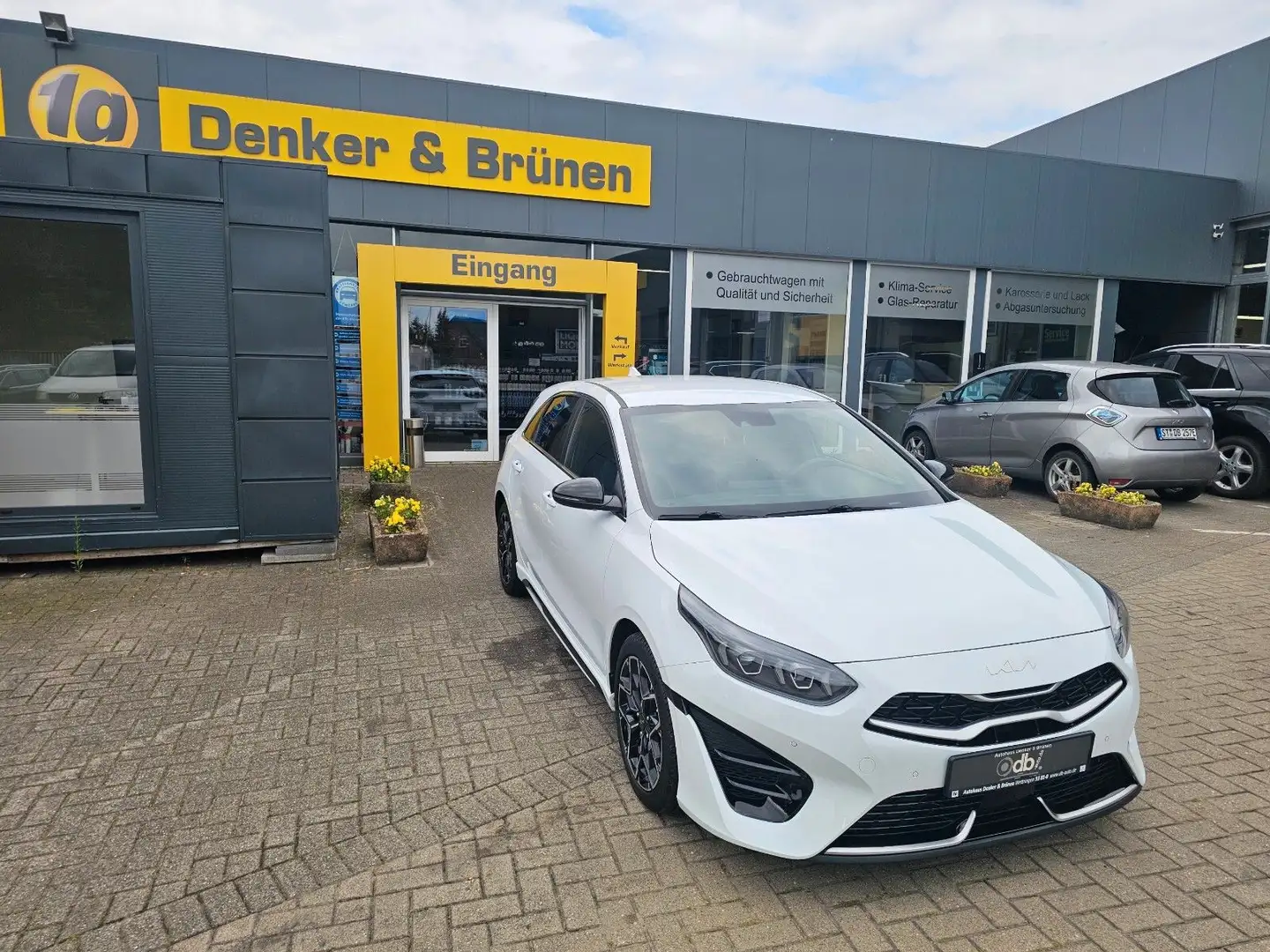 Kia Ceed / cee'd 1,6 CRDi  GT Line LED*Navi*RfK*PDC Weiß - 1