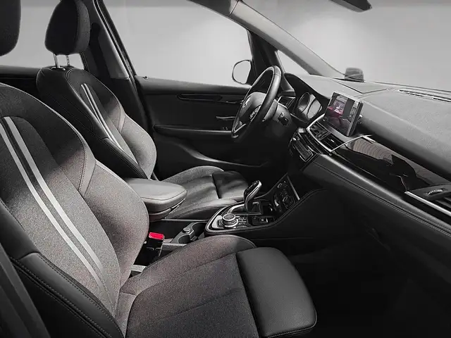 BMW 2 Series view 8