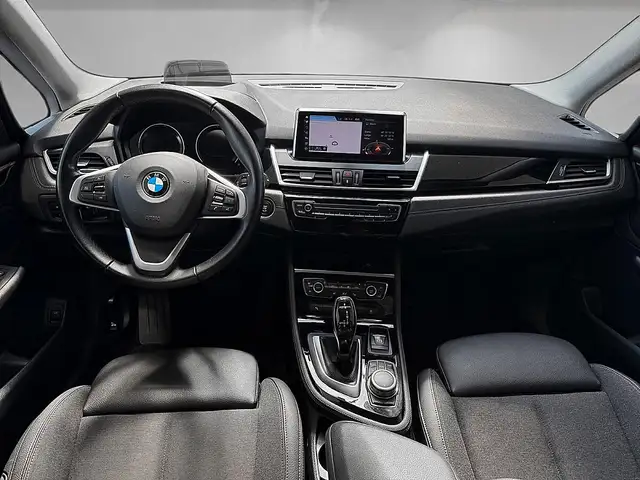 BMW 2 Series view 9